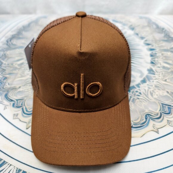 ALO Yoga Accessories - 🎁FRESH🎁 NWT Alo yoga casual District Trucker Hat
